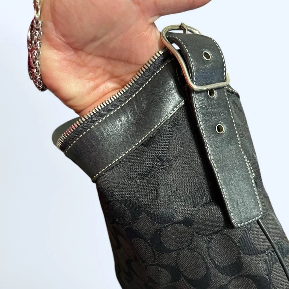 Coach - Picture 5 of 8